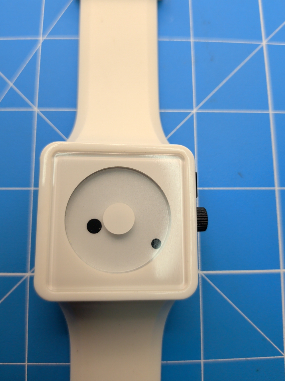 Nixon Float On (Newton) All White Quartz Wristwatch With New Battery (L)